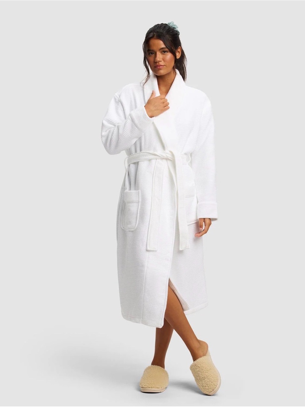 Cozy Earth New White Waffle Bath Robe $138 Retail Gift Indulgent Spa Day